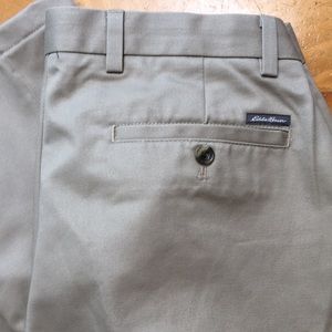 NWOT Eddie Bauer men’s chino